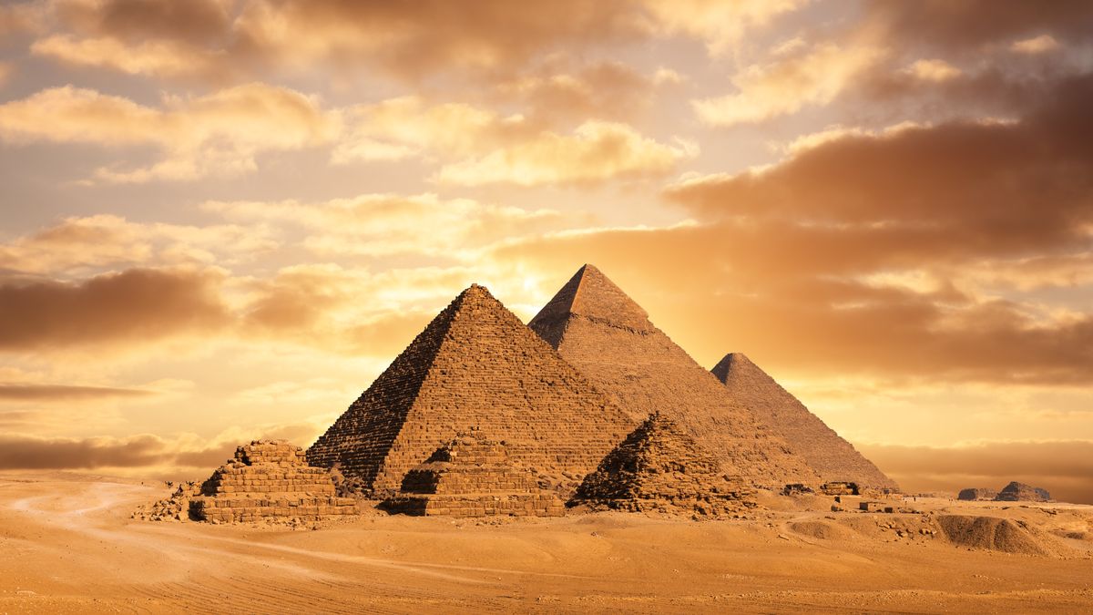 Piramidy w Gizie
