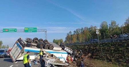 Potworny wypadek na trasie S7. Nie żyją 3 osoby