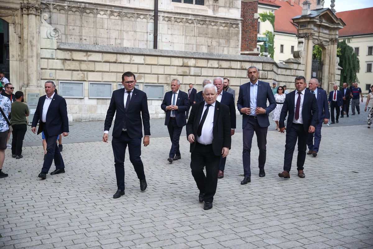 wawel, Jarosław Kaczyński, Beata Szydło Kaczyński na Wawelu. Jedna rzecz zwróciła szczególną uwagę