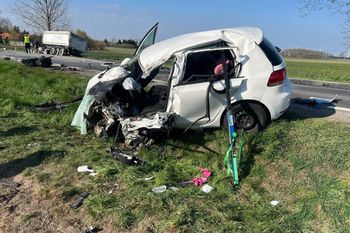 Wypadek pod Radomiem. Nie żyje 39-letnia kierująca