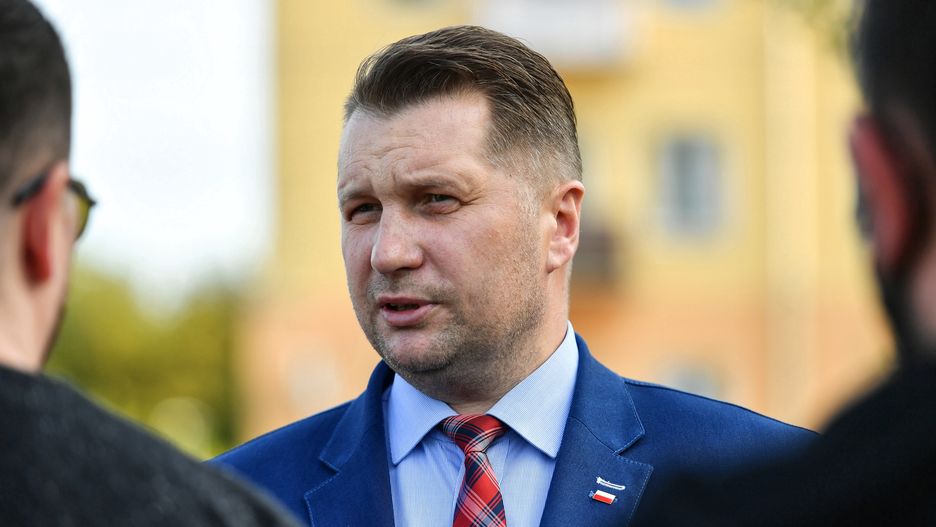 Przemysław Czarnek z wirusem. "Odwiedził babcię w szpitalu, pacjenci zakażeni"