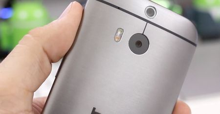 HTC planuje powrót do smartfonów z podwójnymi aparatami