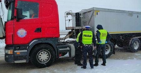 Makabra w żwirowni. Ciężarówki zgniotły pracownika