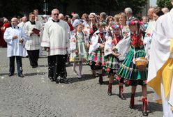 Zaginione nastolatki z Łodzi odnalezione. Szły w procesji Bożego Ciała