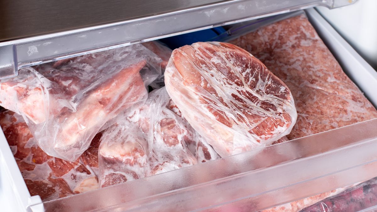 Mrożone mięso lepiej przechowywać w osobnej szufladzie
