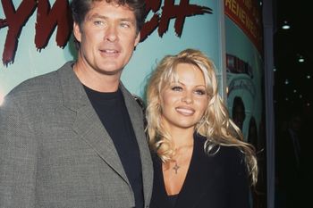 Ma problemy z chodzeniem. 73-letni aktor jest nie do poznania