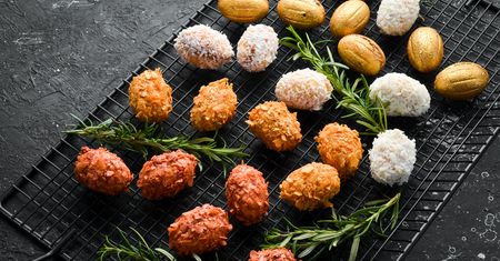 Popularne ciasteczka na święta obtaczam w pysznych dodatkach. Wyglądają luksusowo