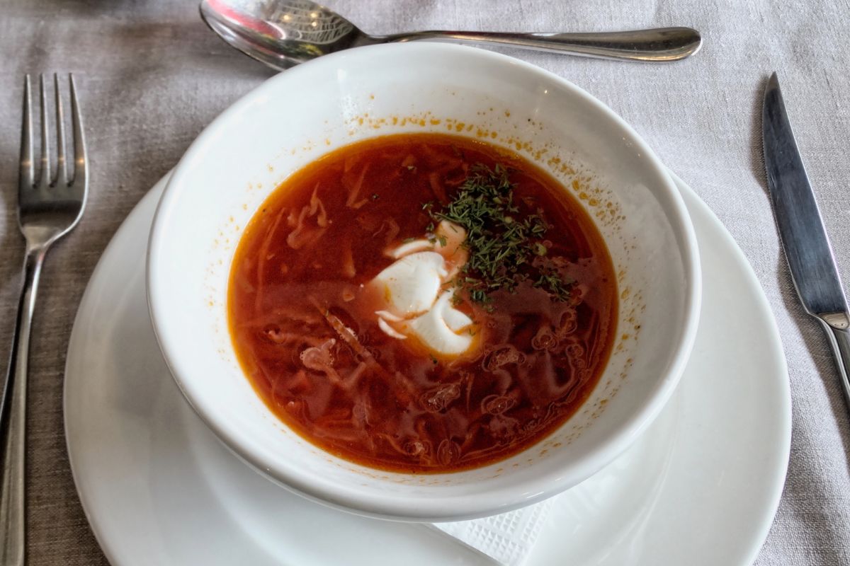 Nazwa wprowadza w błąd. Skąd pochodzi barszcz ukraiński?