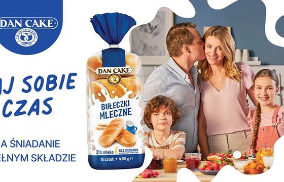 "Śniadanie w pełnym składzie" reklamuje bułeczki Dan Cake