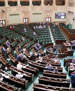 Sondaż. Zjednoczona Prawica "po przejściach" zyskuje w oczach wyborców