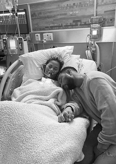 Chrissy Teigen poroniła w zaawansowanej ciąży