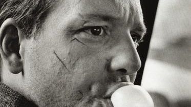 Student zginął, wysadzając sobie szczękę eksplodującą gumą do żucia 1