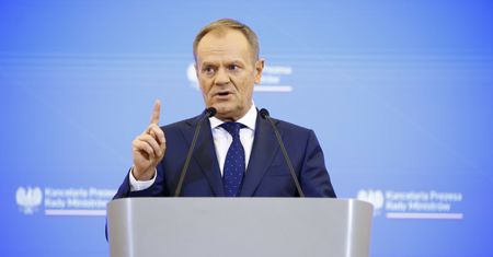 Opuścili spotkanie z Tuskiem. Chcieli obecności TV Republika