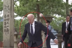 Biden prawie spadł ze schodów. Wszystko nagrały kamery