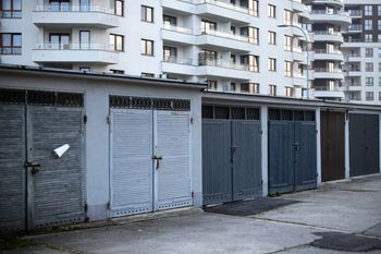 Szalone ceny garaży w Polsce. "Mkw może być droższy niż mieszkania"