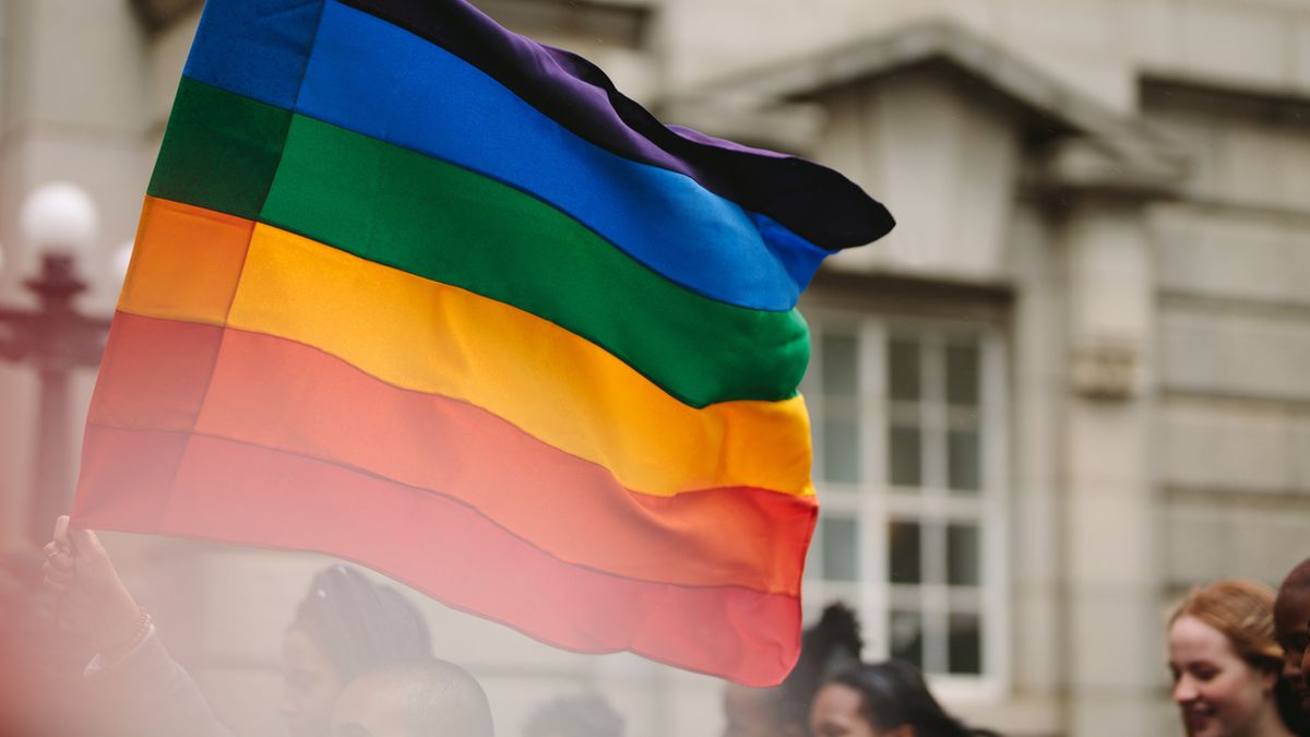 Orientacja seksualna to trwały, emocjonalny, uczuciowy i seksualny pociąg wobec osób określonej płci.