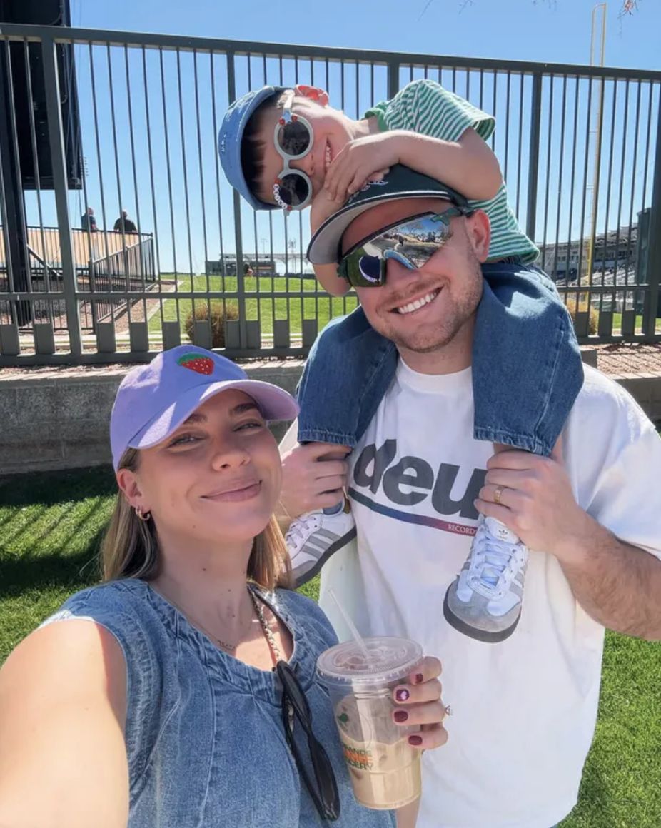 Emilie Kiser z mężem i synem