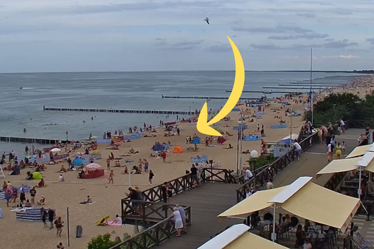 Była godzina 16.06, gdy kamera pokazała plażę w Mielnie