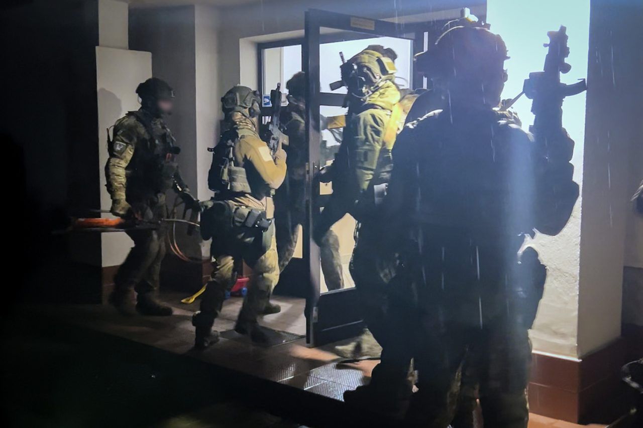 Rozbita grupa legalizująca pobyt cudzoziemców. 24 zatrzymanych