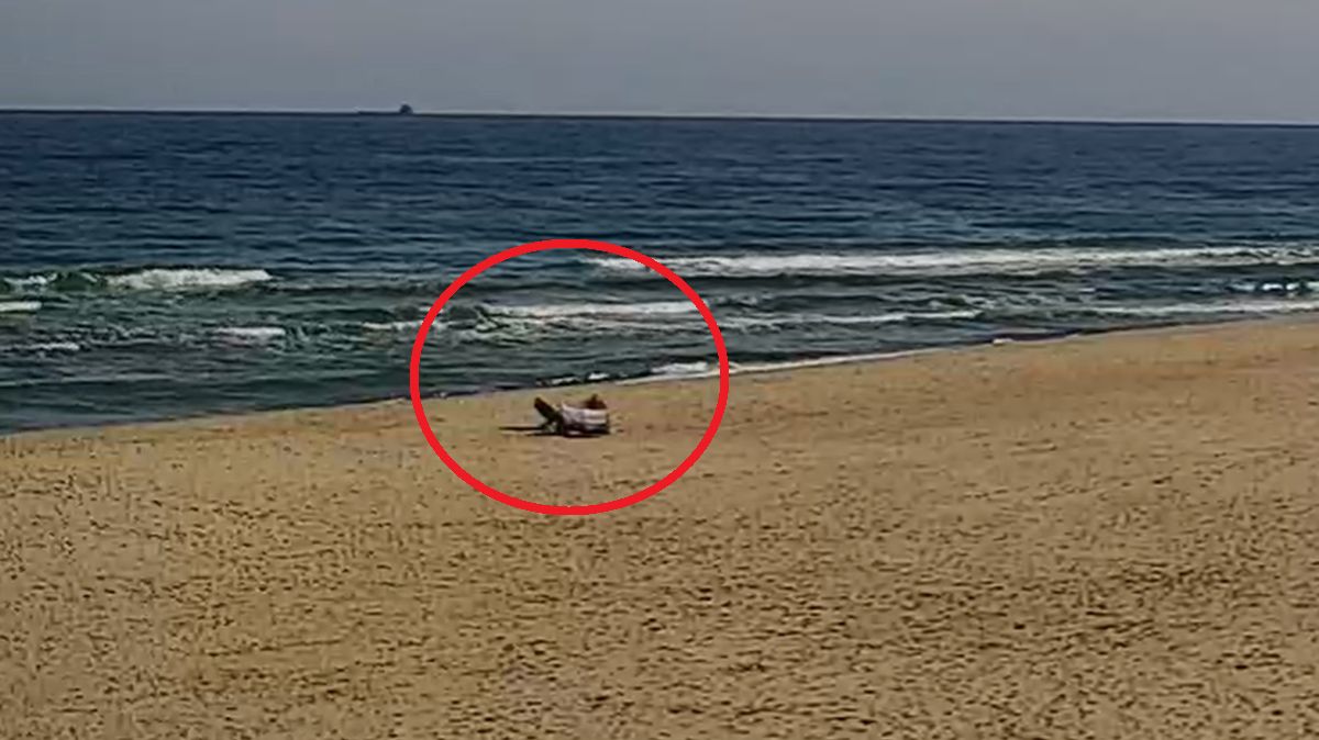 Na plaży w Jastrzębiej Górze.