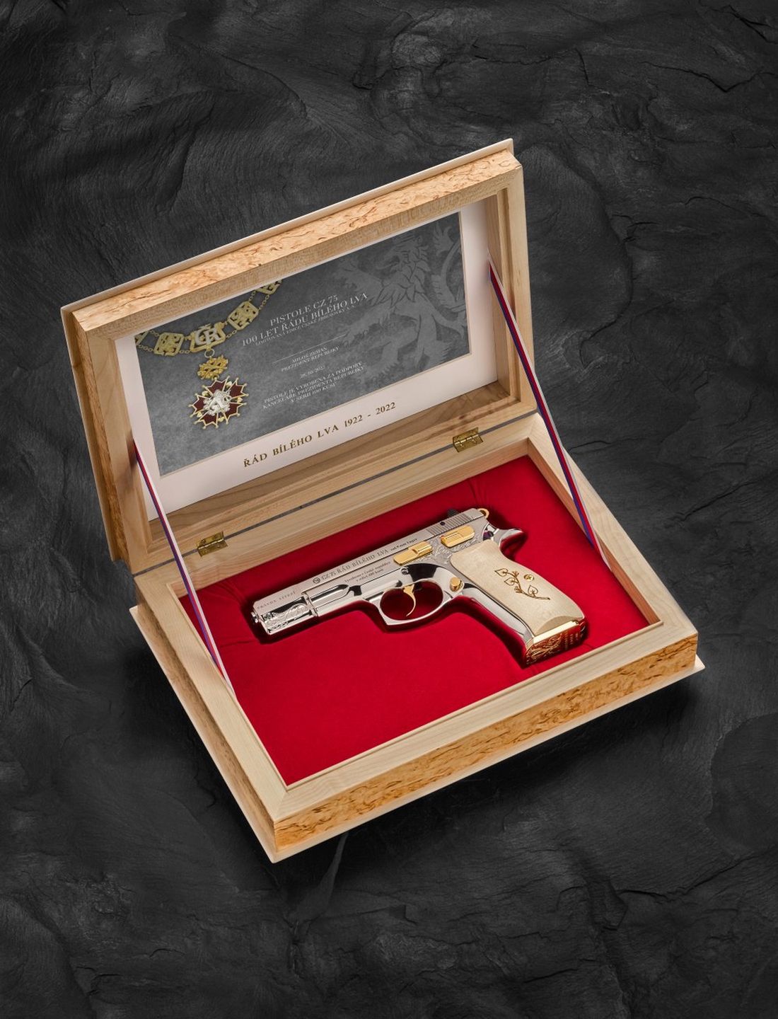 Pistolet CZ 75 - edycja limitowana Order Lwa Białego