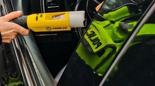 Jechał zygzakiem przez Mielno. 38-latek miał ponad 2 promile. Policjant po służbie zatrzymał pijanego kierowcę