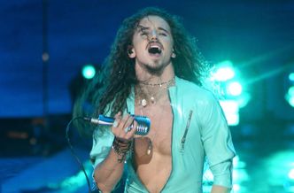 Michał Szpak zarobił pierwszy milion. "Rocznie koncertuje około 30 razy, co daje łączny zarobek w wysokości 900 tysięcy złotych"