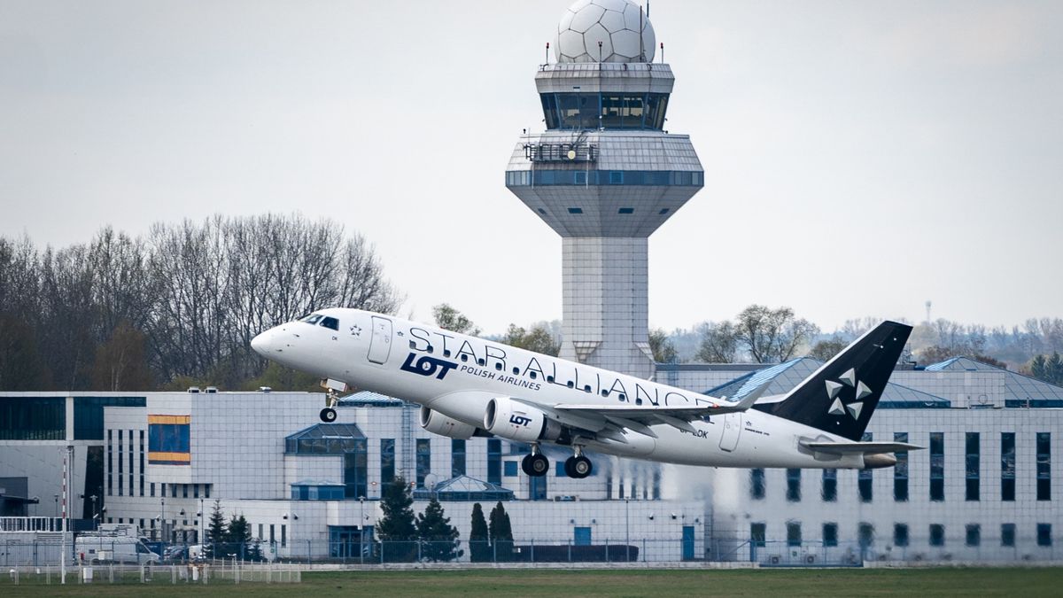 Rząd przygotował scenariusz na wypadek braku porozumienia z kontrolerami ruchu lotniczego