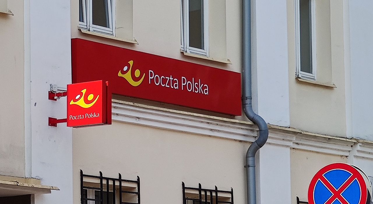 Twoja paczka nie "czeka na dostawę". Uwaga na płatność z "Pocztą Polską" w tle