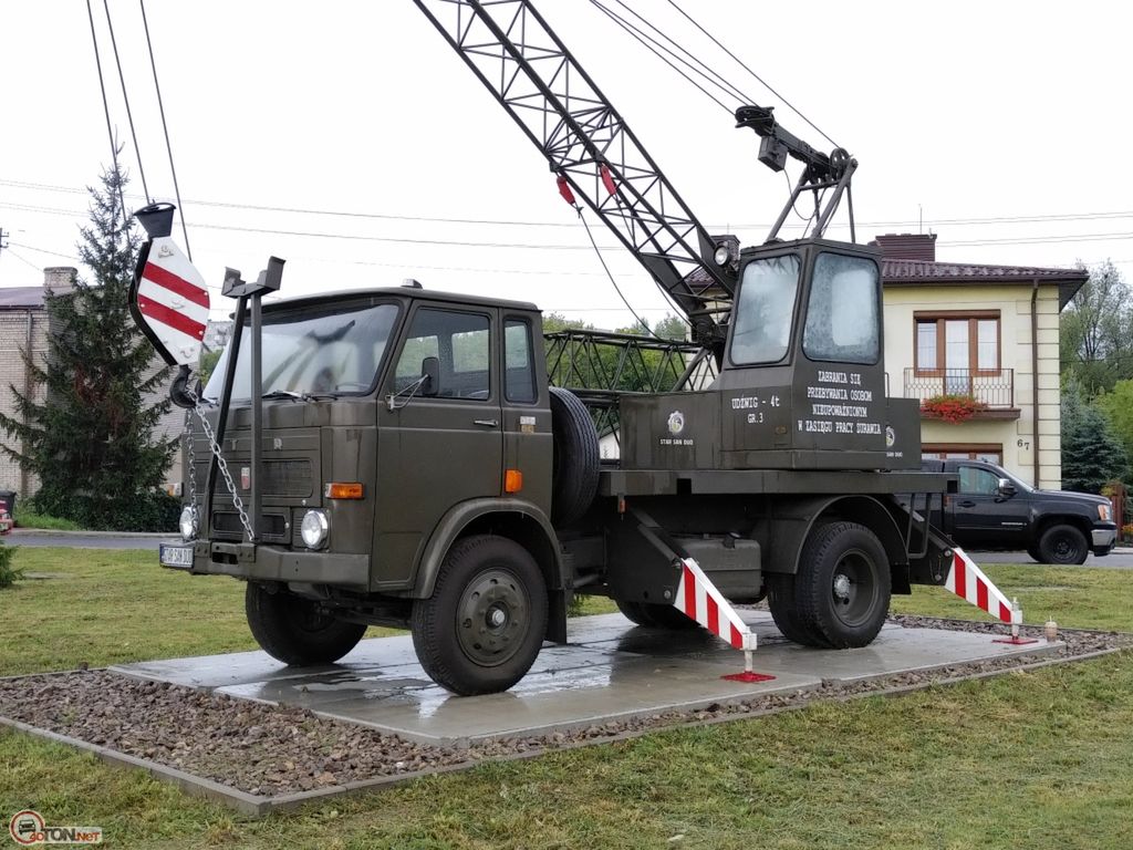 Miasto pełne ciężarówek Star. Oryginalne pomniki. Są tam nie przez przypadek 4