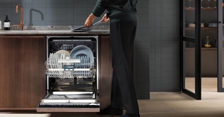 Szybkie i skuteczne zmywanie? Zmywarka Electrolux umyje wszystko w 30 minut – nawet przy pełnym załadunku