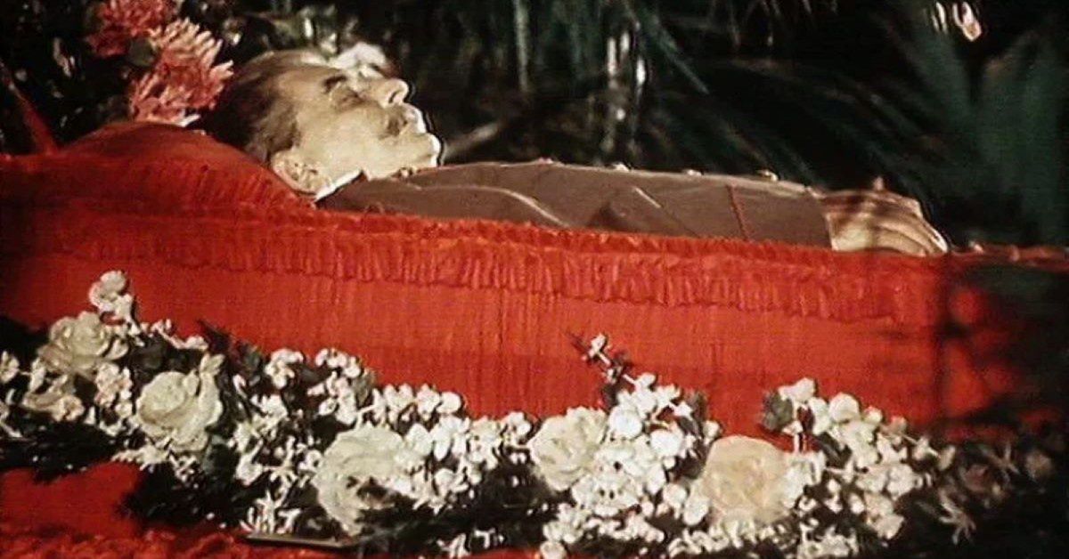 Stalin w trumnie