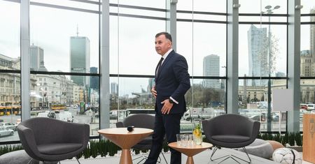 Prezes PKO BP odchodzi i akcje lecą w dół. Z rynku wyparowały ponad 3 mld zł