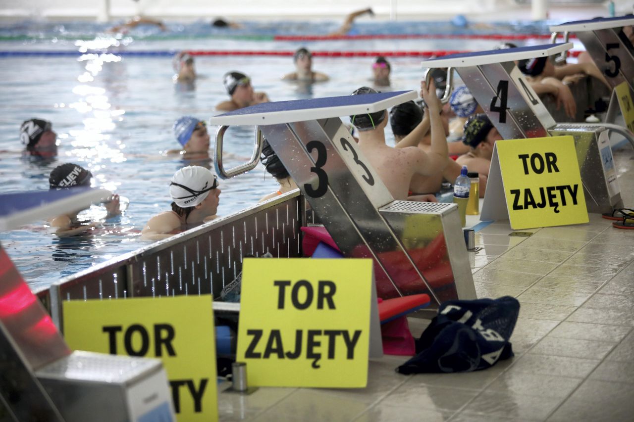 Rząd chce zwrócić baseny i boiska obywatelom 