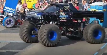 Trójka ludzi zginęła w wypadku z udziałem monster trucka na pokazie w Holandii [18+]