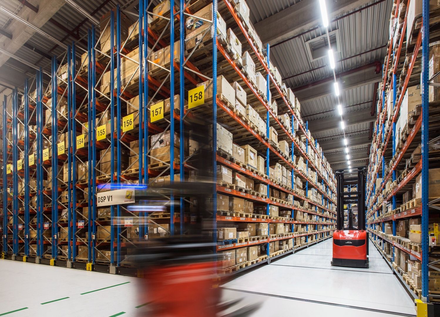Logistyka jutra już dziś. Jak autorskie systemy i robotyzacja napędzają ...