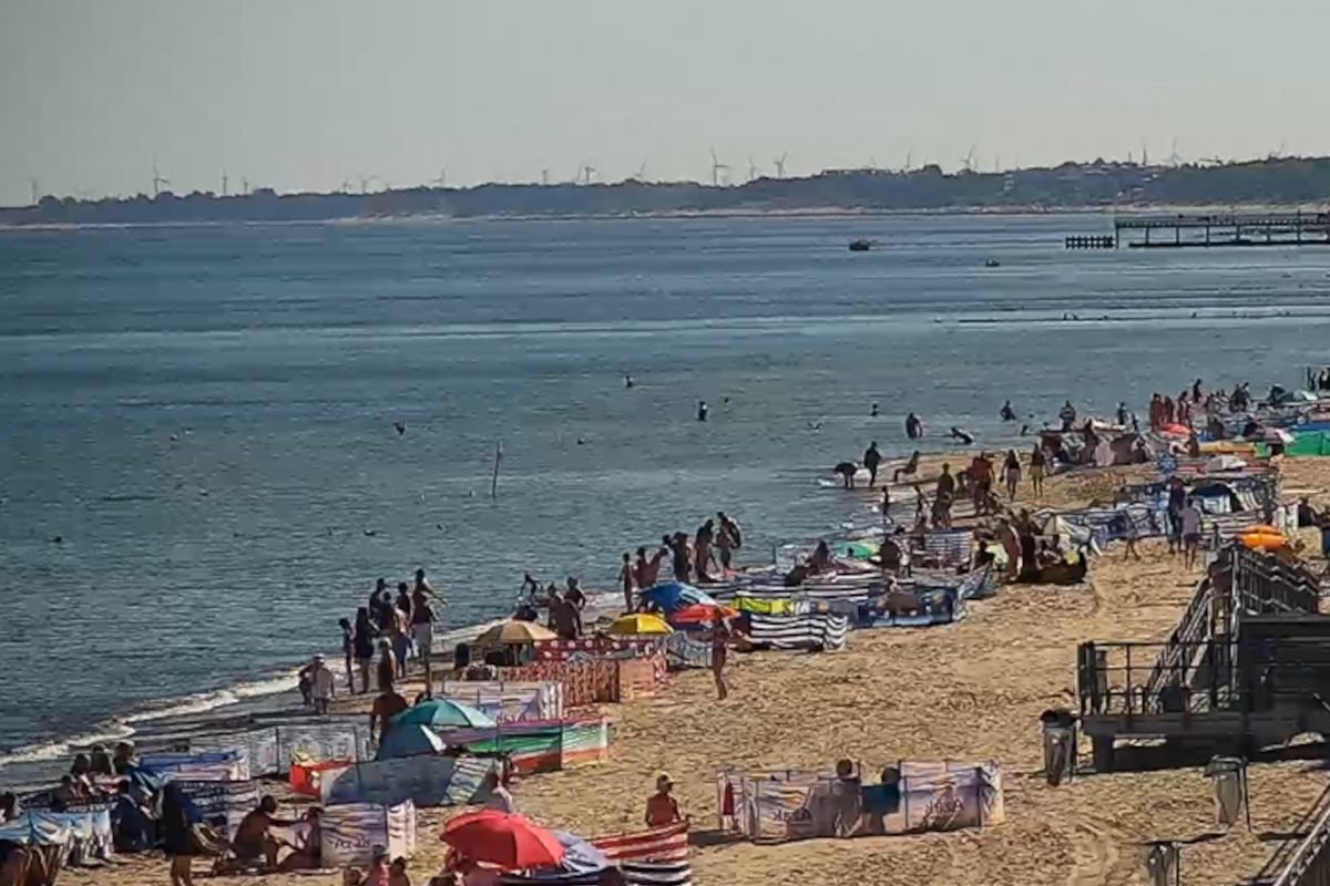 Plaża w Sarbinowie przed 10 rano.