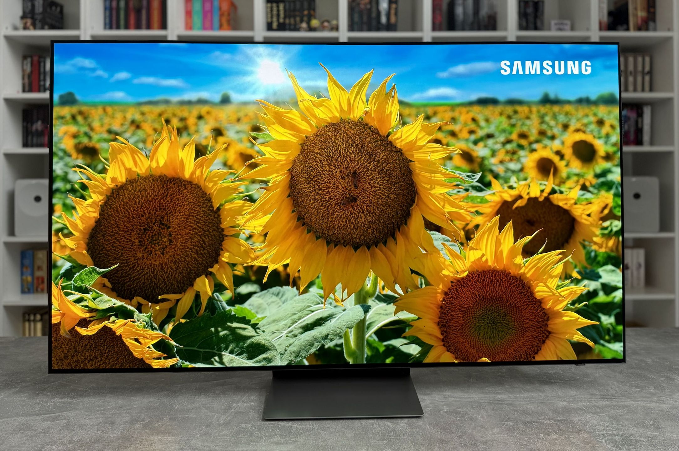 Samsung OLED S90H.