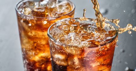 Nowa coca-cola wchodzi dzisiaj do sklepów. Firma szuka świeżych smaków