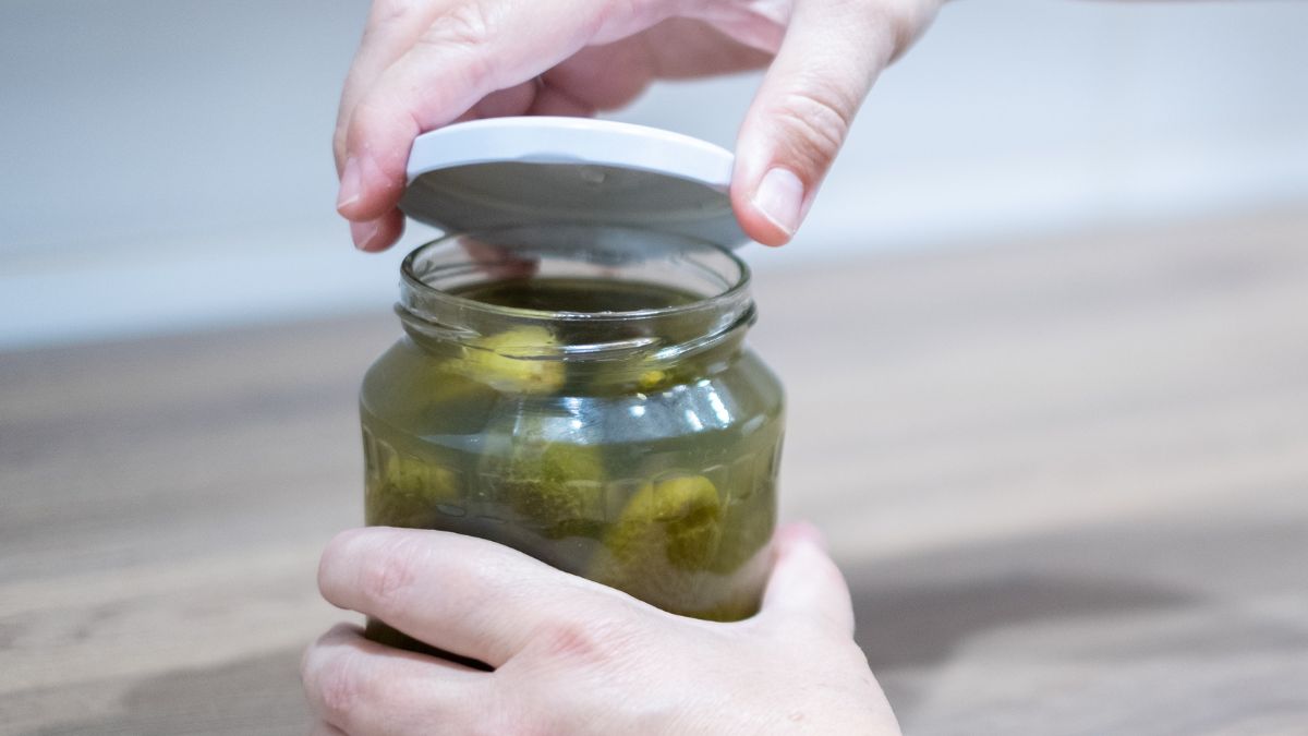 Jak  łatwo odkręcić słoik?