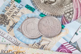 Złoty zaczął świętowanie od przeceny. Frank jest najdroższy od 2015 roku