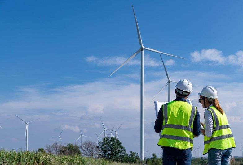 MKiŚ: ustawa wiatrakowa jeszcze w tym roku. PSEW: czas najwyższy na dostęp do taniej, zielonej energii