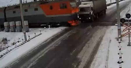 Wypadek na torach ze skutkiem śmiertelnym [wideo]