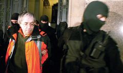 Zmuszali do kręcenia filmów porno. Koszmarna sekta rozbita