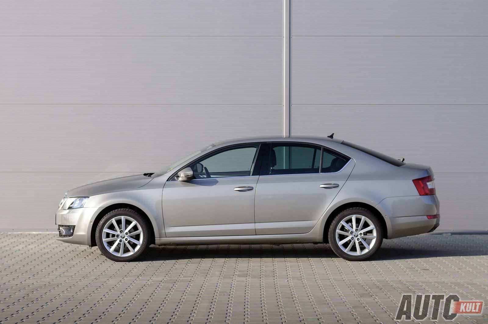 Opel Astra Sedan vs. Renault Fluence vs. Škoda Octavia vs. Toyota Corolla - galeria testowa 34