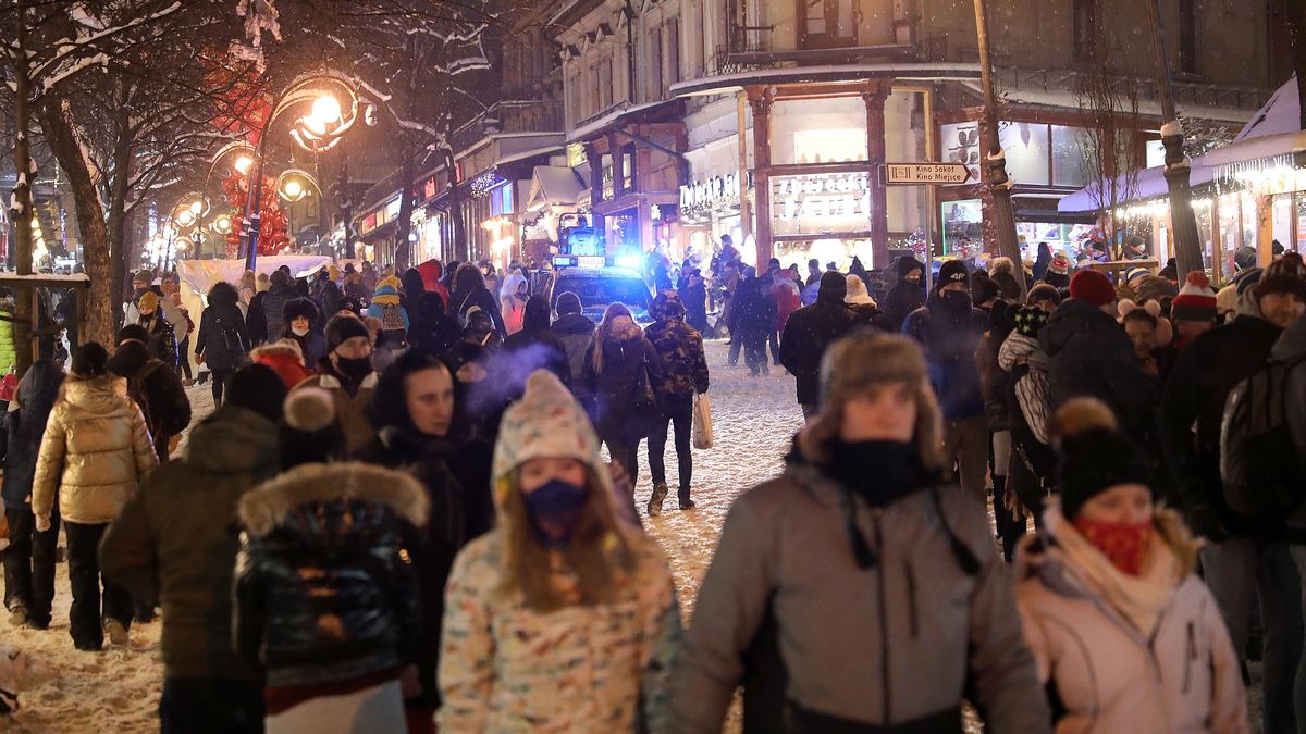Covid-19 na Krupówkach nagle zniknął.