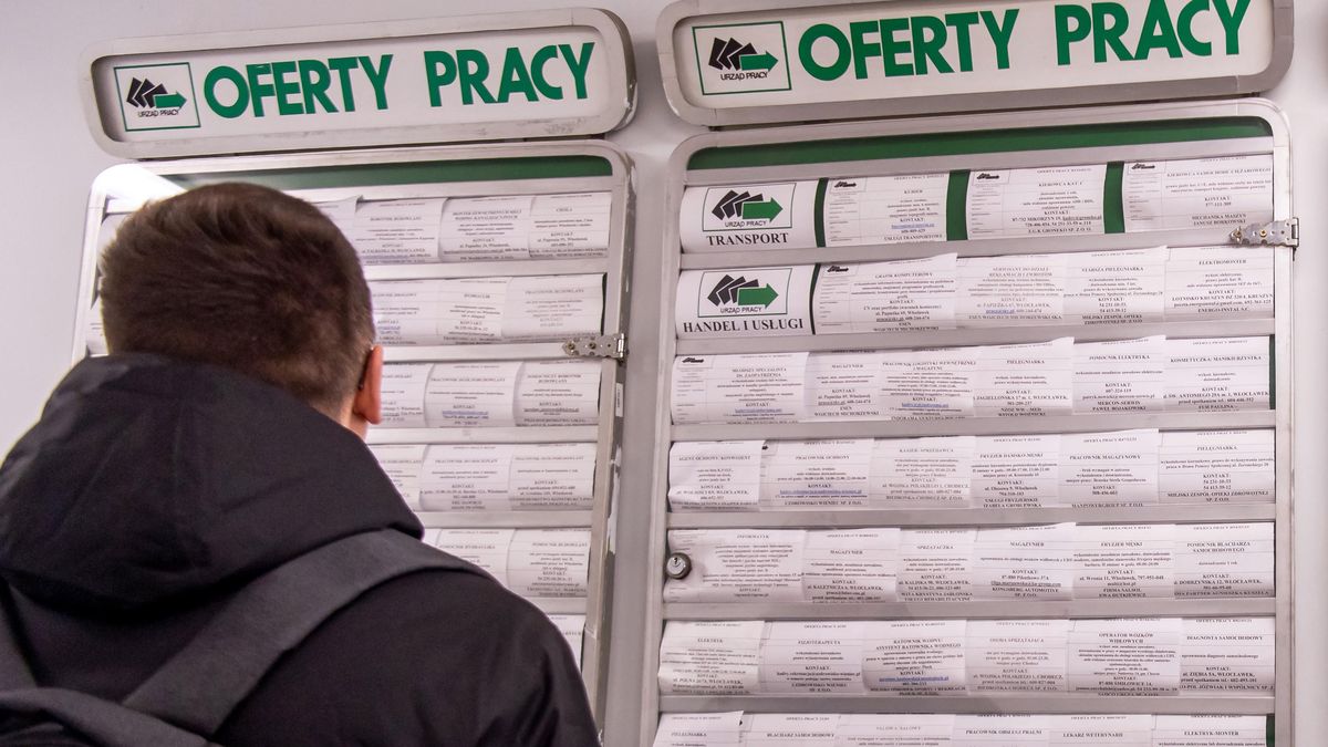 Безробітні, які мають офіційний статус, можуть отримувати допомогу