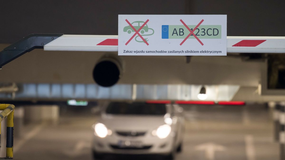 Zakaz wjazdu dla samochodów elektrycznych w galerii Madison w Gdańsku