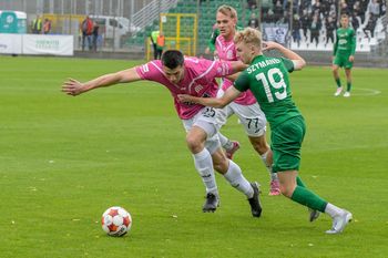 Olimpia Grudziądz uległa rewelacyjnemu liderowi ze Skierniewic. To był mecz godny drużyn ze ścisłej czołówki