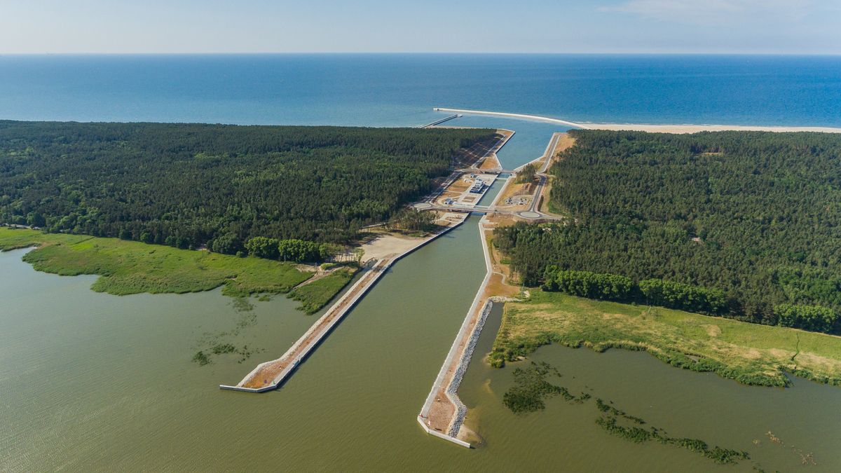 Przekop Mierzei Wiślanej z lotu ptaka